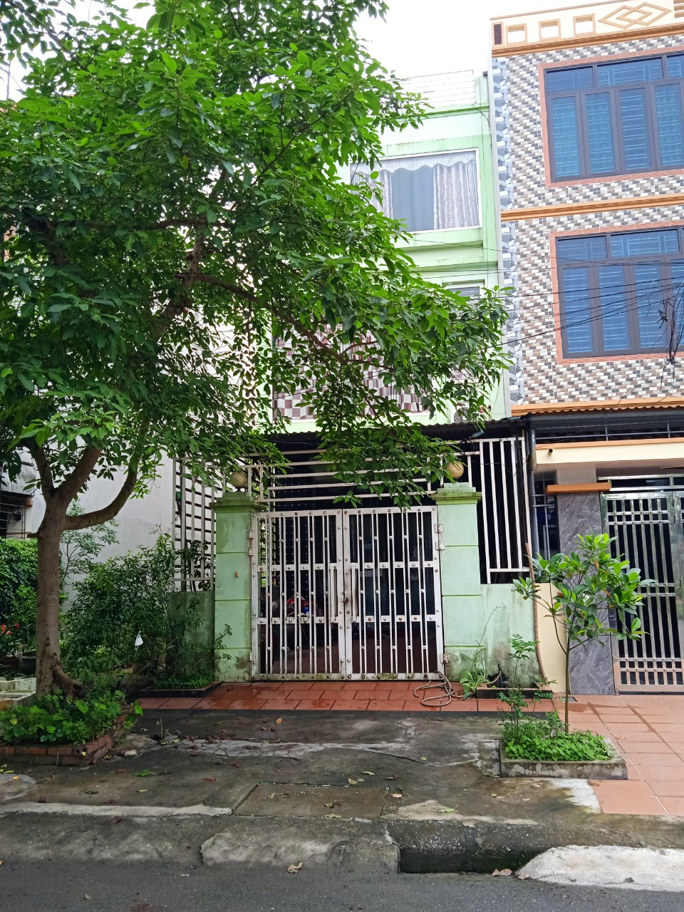 BÁN NHÀ LIỀN KỀ 3,5 TẦNG -  PHƯỜNG HOÀNH BỒ - TỈNH QUẢNG NINH