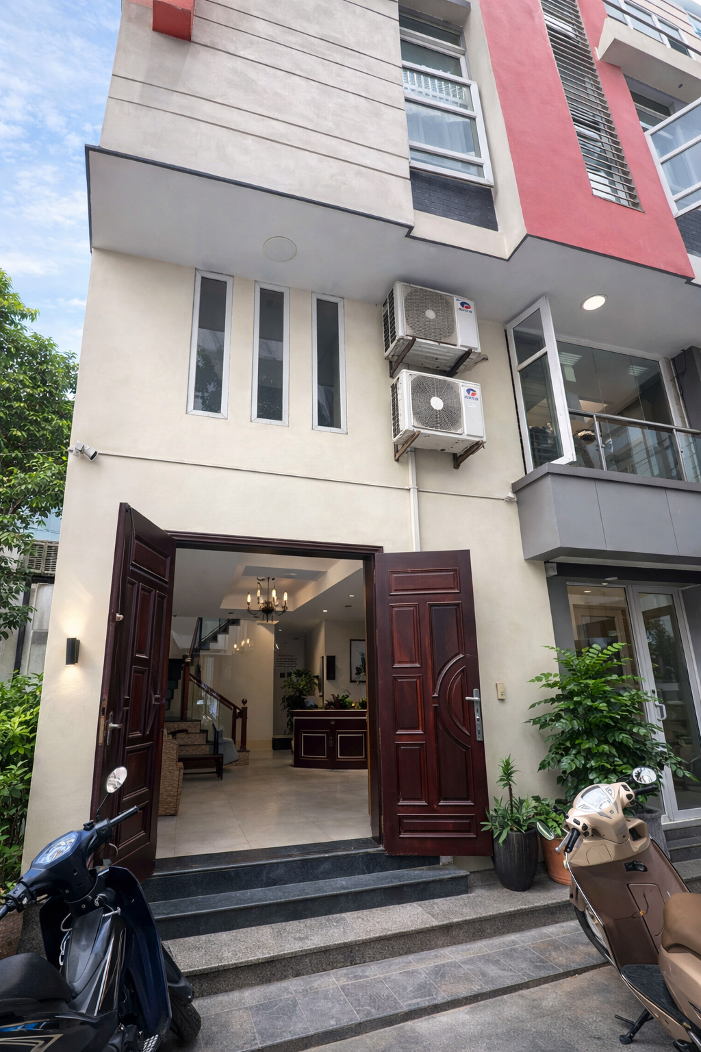 BÁN NHÀ RIÊNG 4,5 TẦNG PHƯỜNG CAO XANH - TỈNH QUẢNG NINH