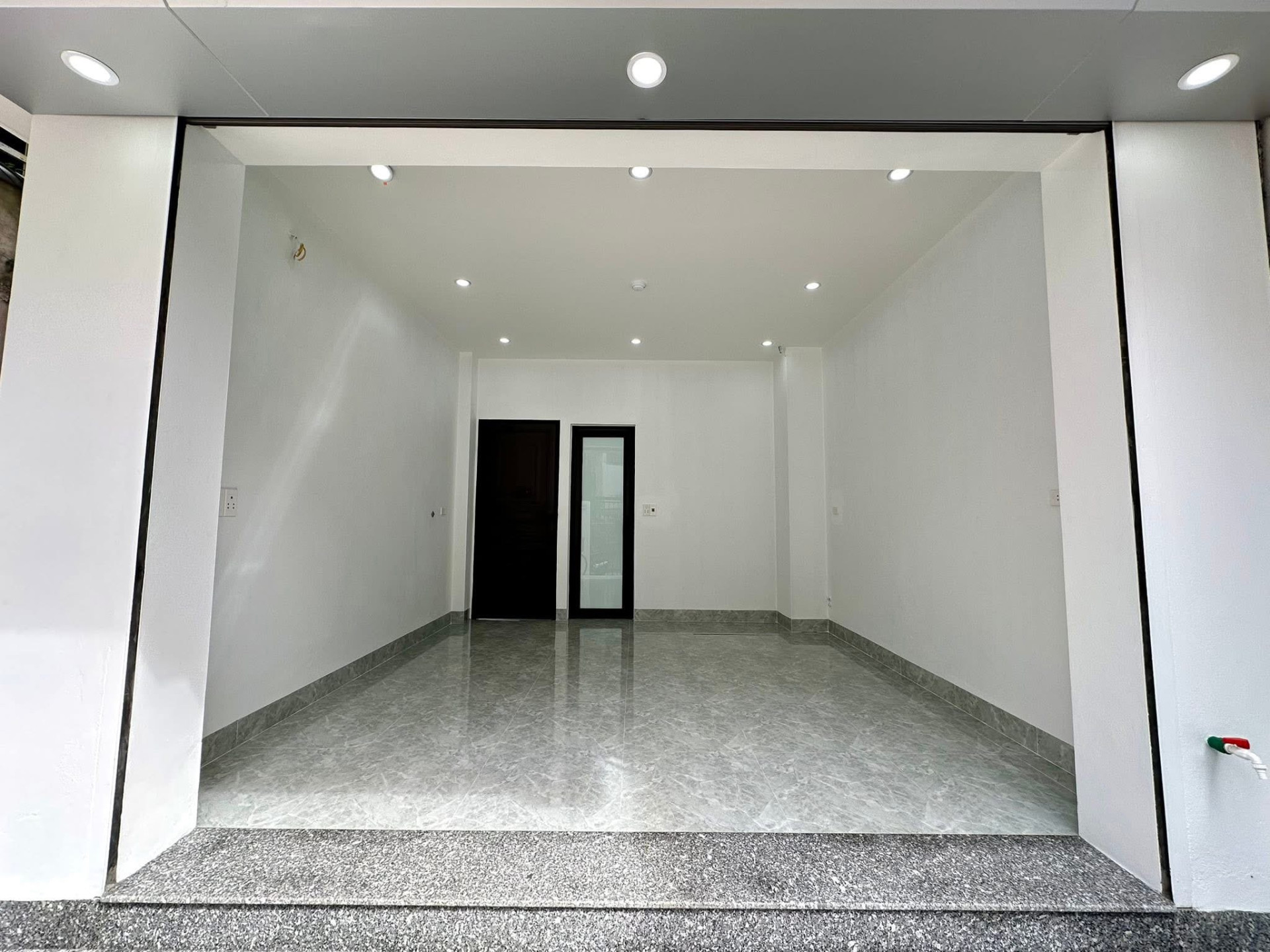 CHO THUÊ NHÀ MẶT PHỐ 1 TẦNG PHƯỜNG BÃI CHÁY - QUẢNG NINH