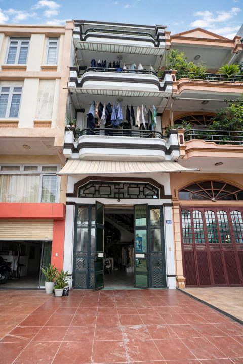 HS805 - BÁN NHÀ LIỀN KỀ 3,5 TẦNG PHƯỜNG CAO XANH - TỈNH QUẢNG NINH